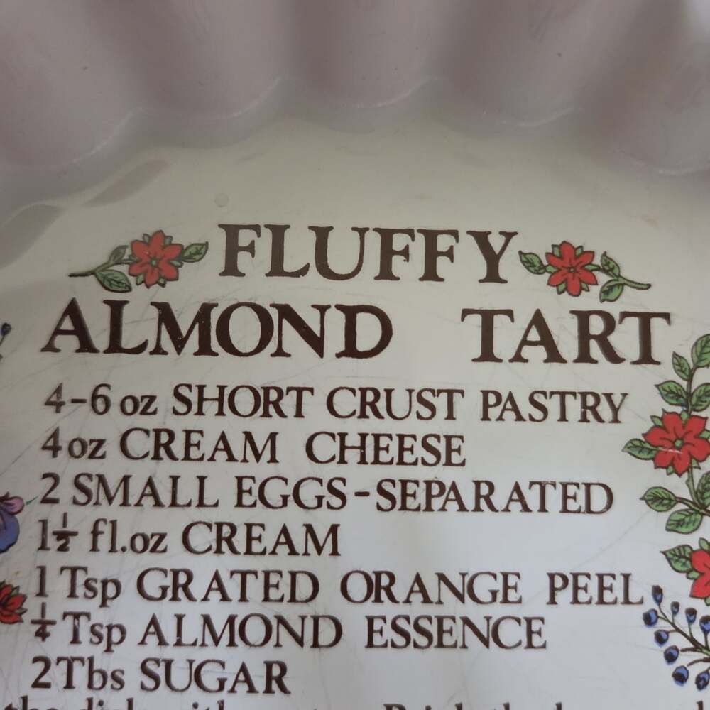 Ulster Ceramics 9 In Vintage Fluffy Almond Tart Recipe Pie Baker Quiche Dish - Picture 7 of 9